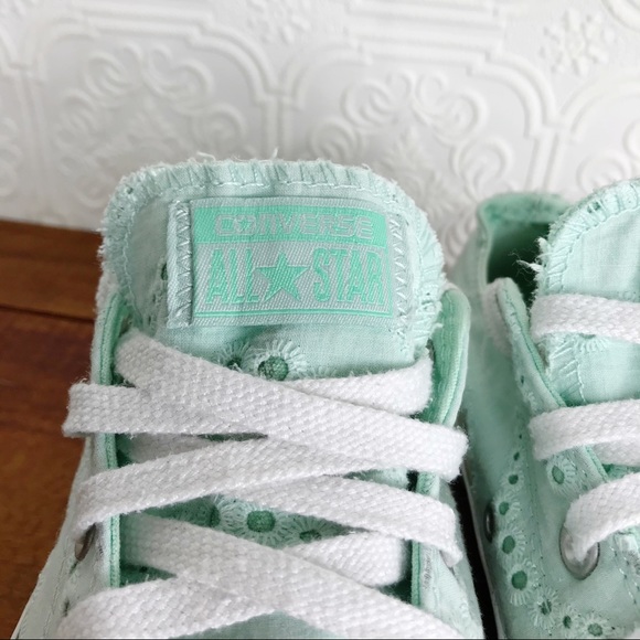 ❌SOLD❌ CONVERSE Chuck Taylors Eyelet Crochet Lace - Picture 6 of 12